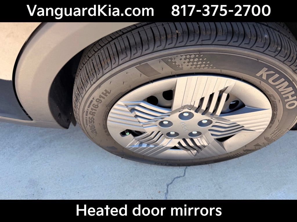 Certified 2025 Kia K4 FWD image 9