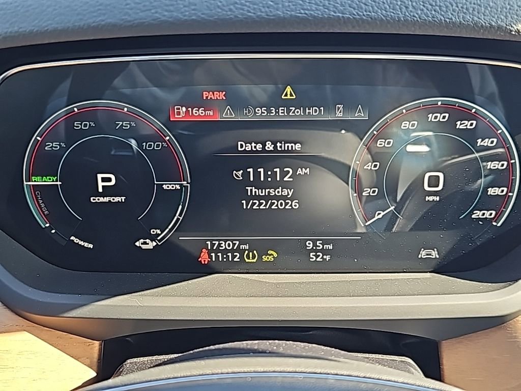 Used 2023 Audi e-tron GT Premium Plus image 17