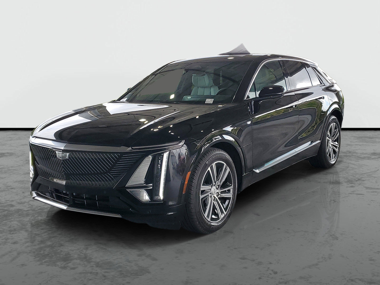 Used 2024 Cadillac Lyriq Luxury image 4