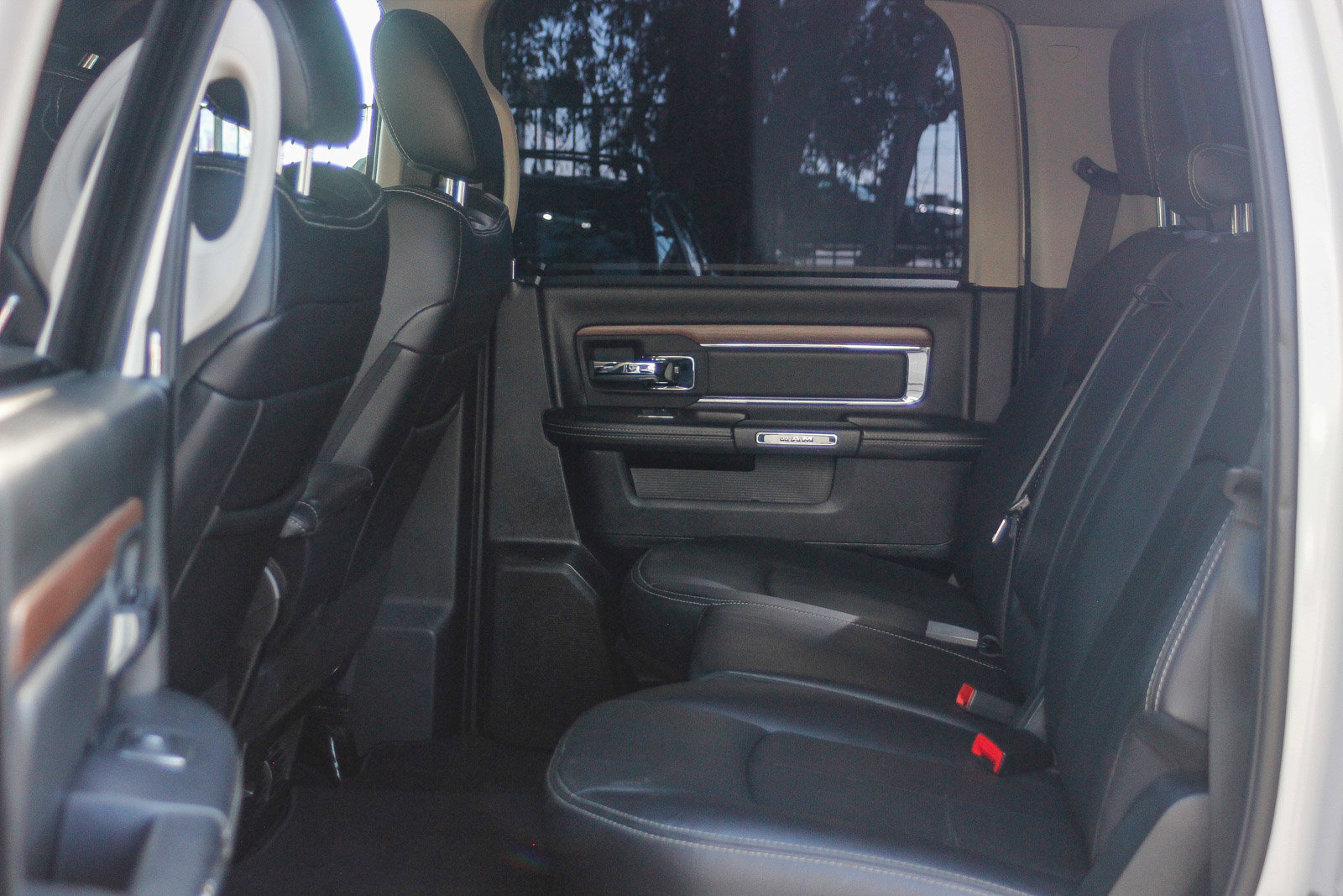 Used 2018 RAM 1500 Laramie w/ Convenience Group image 18