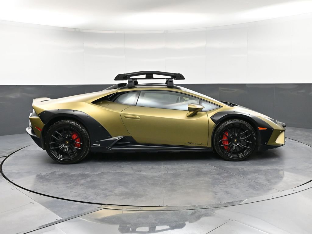 Used 2024 Lamborghini Huracan Sterrato image 9