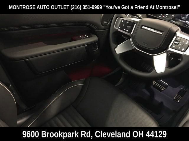 New 2023 Land Rover Discovery HSE R-Dynamic image 26