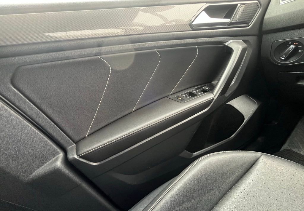 Used 2023 Volkswagen Tiguan SE AWD/4WD image 12