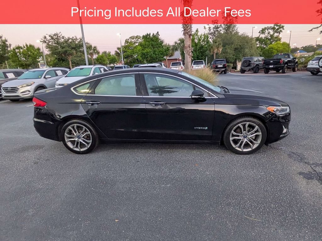 Used 2019 Ford Fusion Titanium FWD image 3