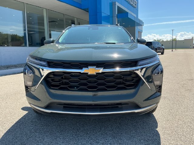 Used 2025 Chevrolet Trax LT w/ LT Convenience Package FWD image 15