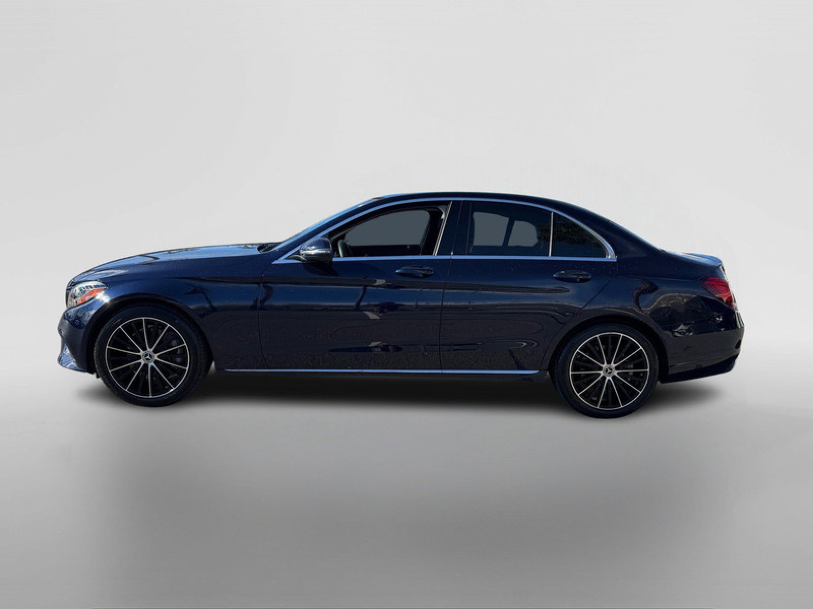 Used 2019 Mercedes-Benz C 300 Sedan image 2