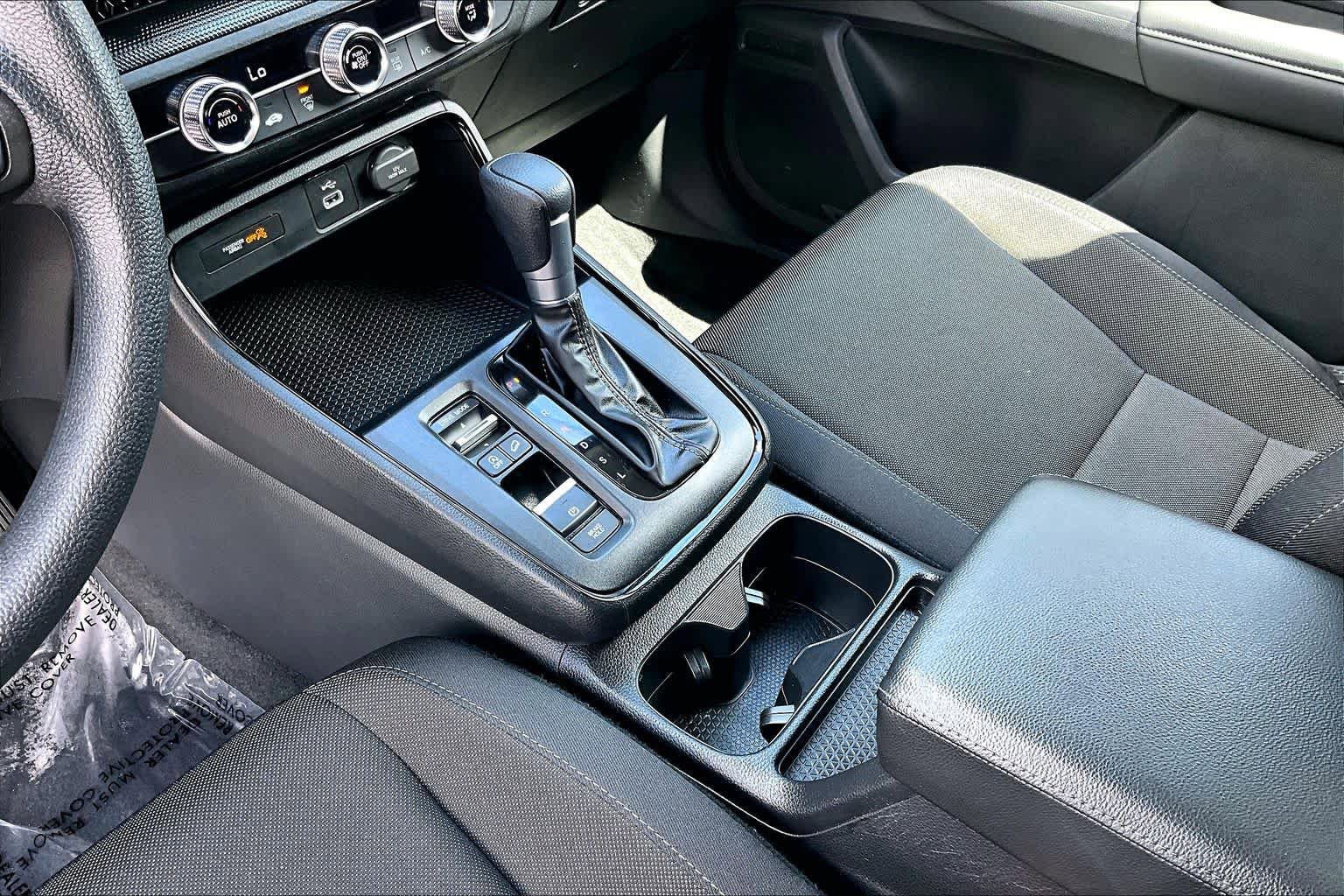 Used 2025 Honda CR-V LX image 17