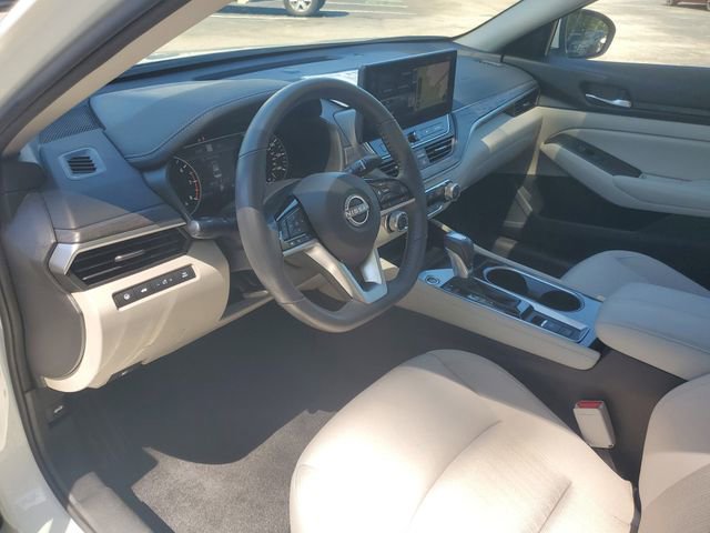 Used 2024 Nissan Altima 2.5 SV w/ SV Premium Package FWD image 15