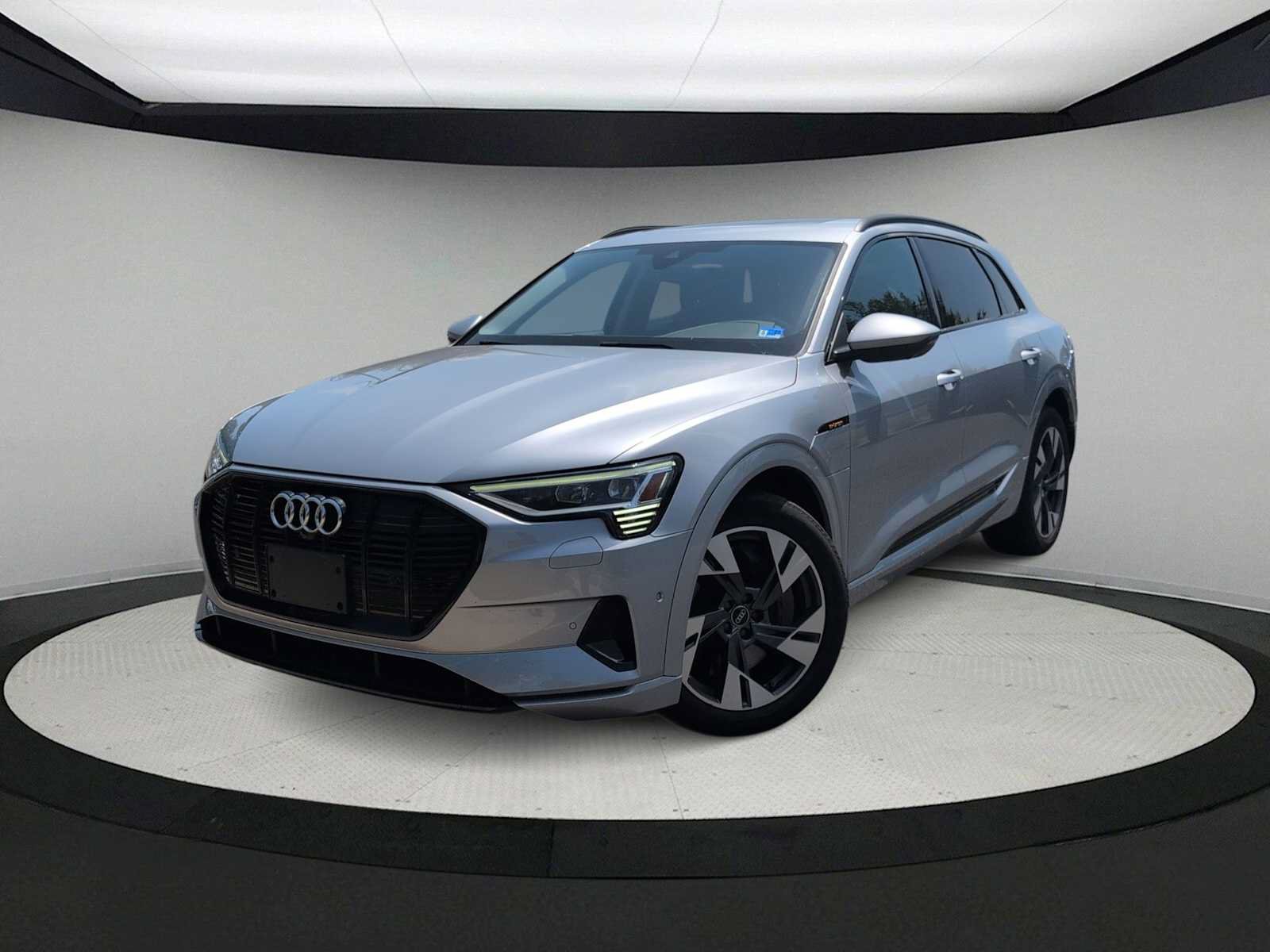 Used 2022 Audi e-tron Premium w/ Convenience Plus Package AWD/4WD image 1