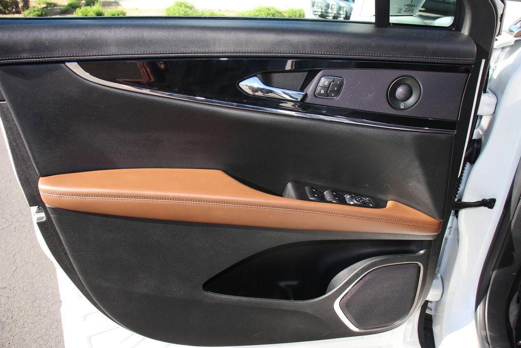 Certified 2023 Lincoln Nautilus Reserve FWD image 16