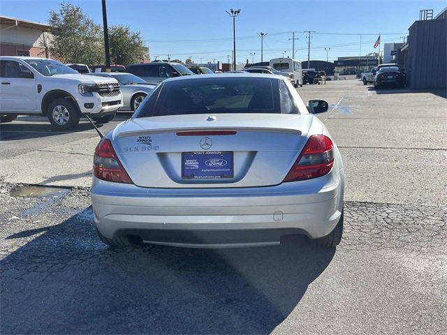 Used 2011 Mercedes-Benz SLK 300 image 4
