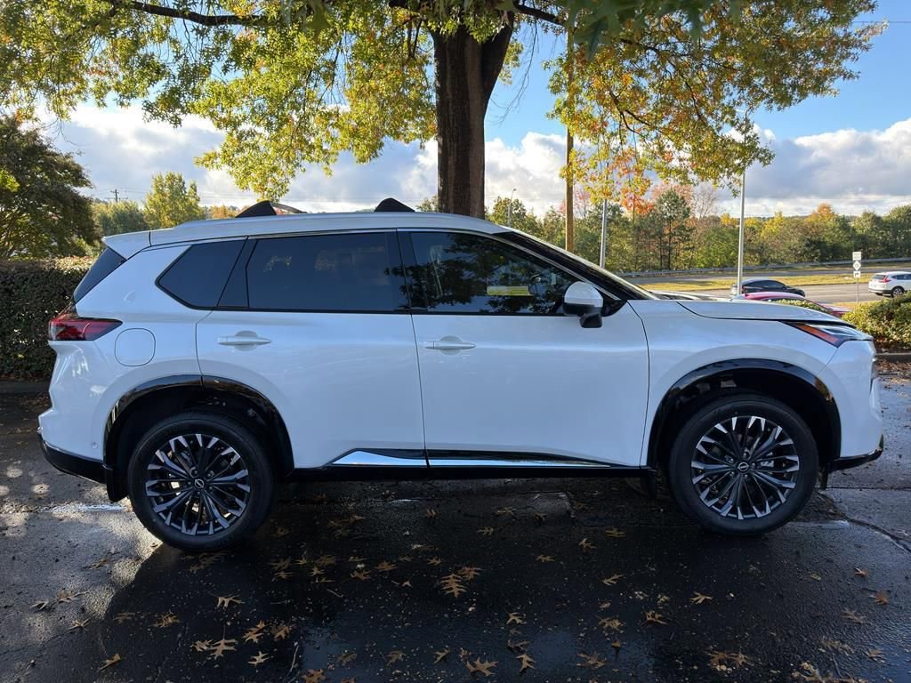 New 2026 Nissan Rogue Platinum image 8