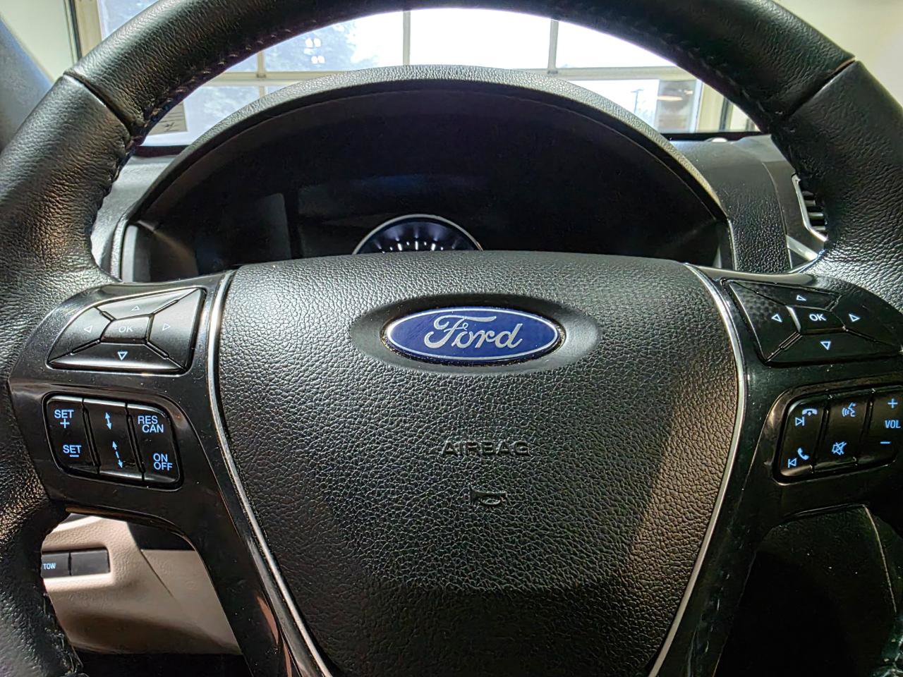Used 2019 Ford Explorer Limited w/ Ford Safe & Smart Package AWD/4WD image 31