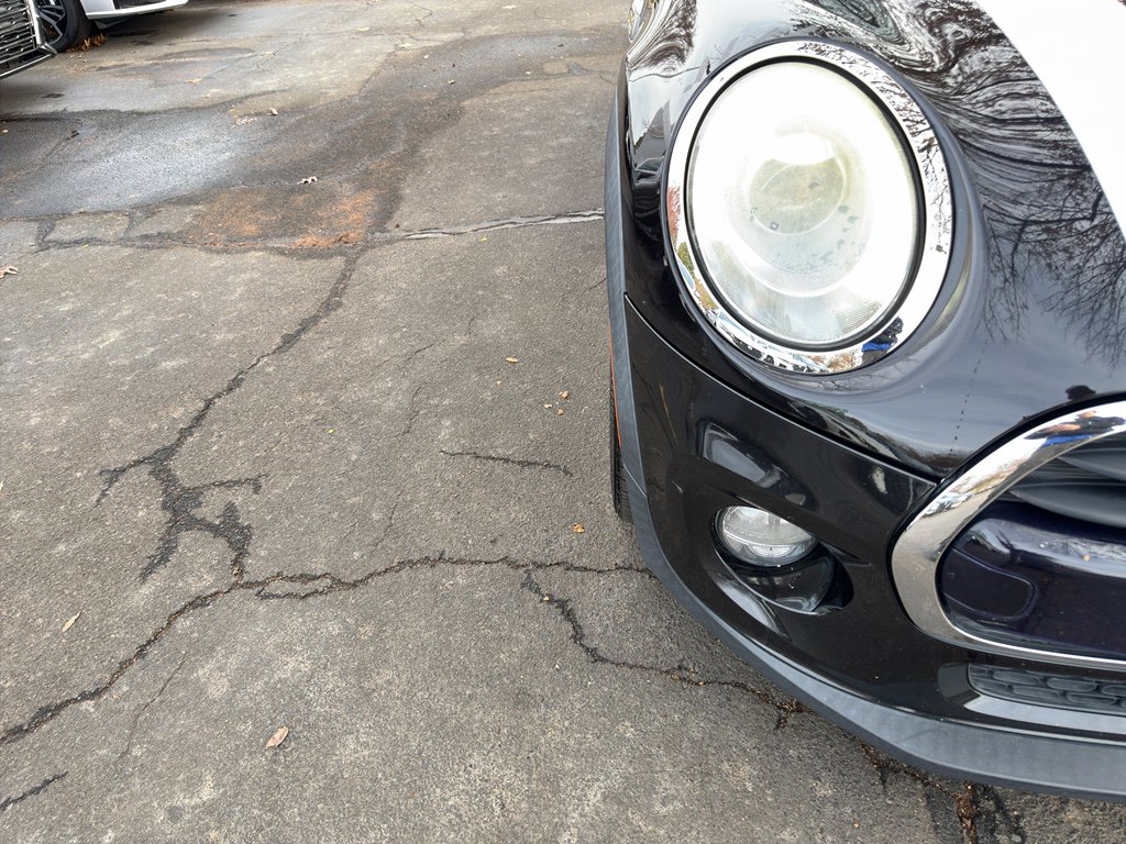 Used 2017 MINI Cooper 4-Door Hardtop image 9