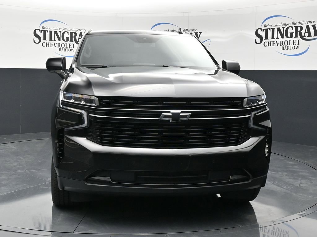 Used 2023 Chevrolet Suburban RST AWD/4WD image 2