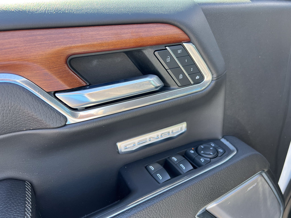 Used 2023 GMC Sierra 1500 Denali AWD/4WD image 19