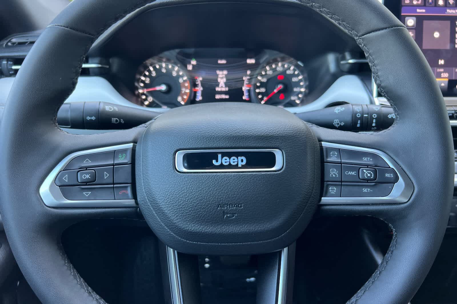 Used 2025 Jeep Compass Limited AWD/4WD image 25