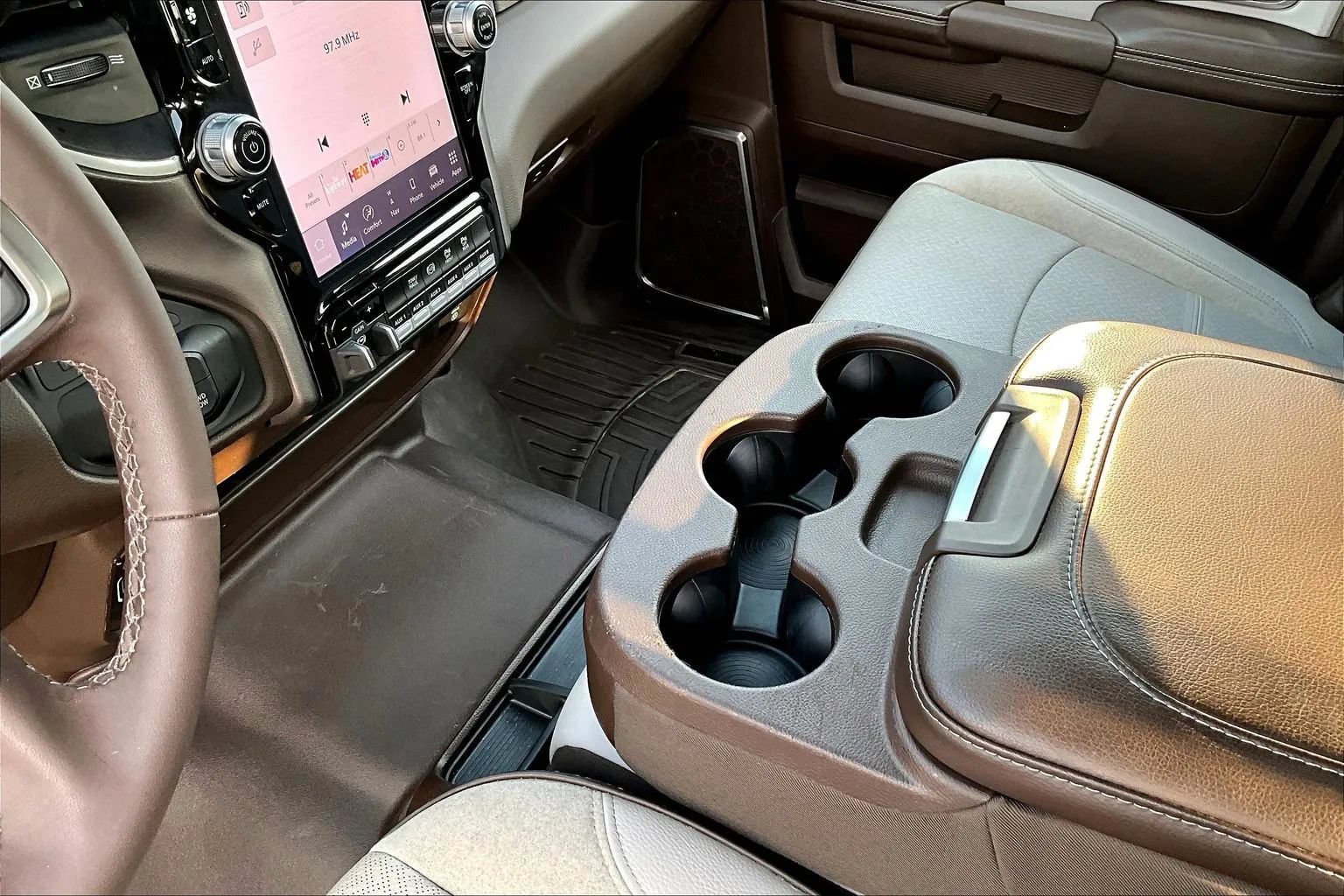 Used 2025 RAM 2500 Laramie w/ Towing Technology Group AWD/4WD image 19