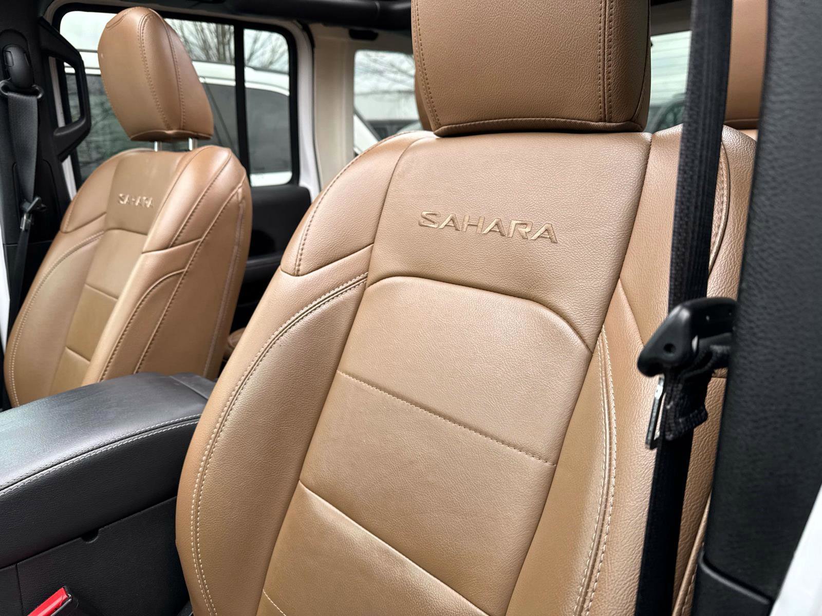 Used 2023 Jeep Wrangler Unlimited Sahara w/ Cold Weather Group image 9