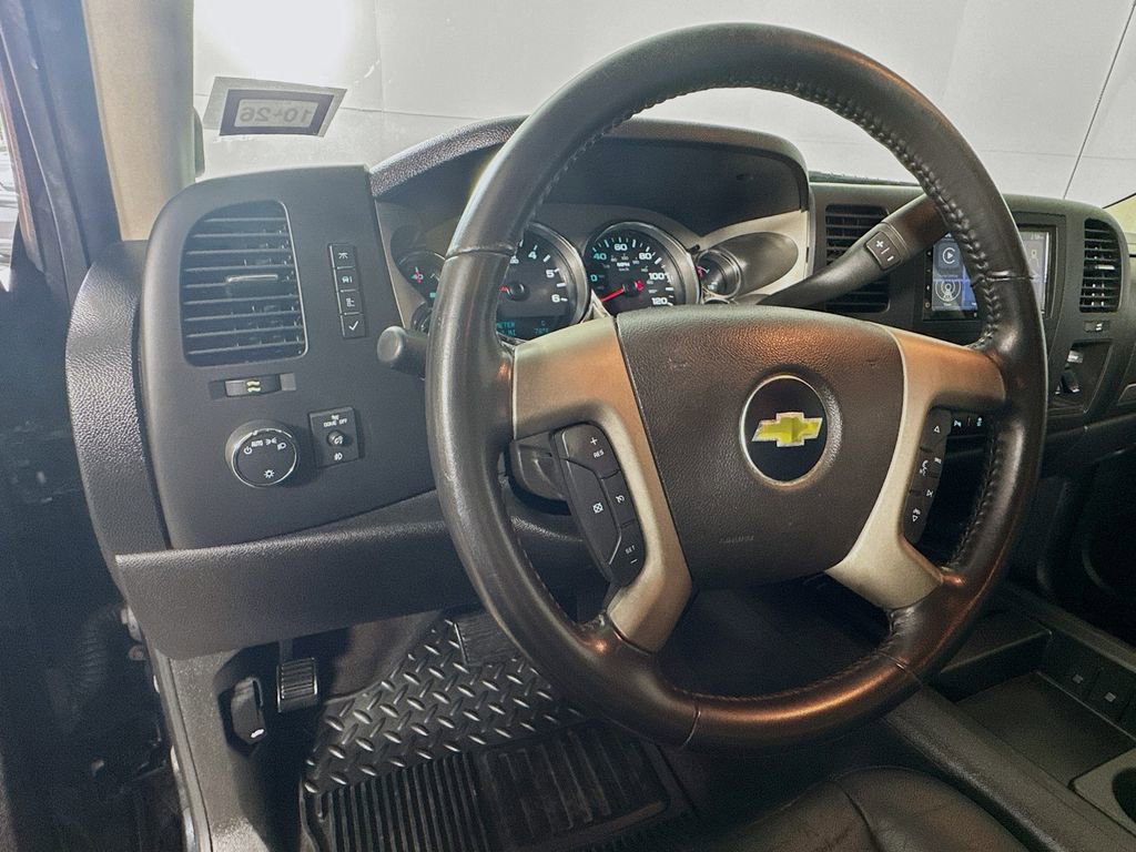 Used 2013 Chevrolet Silverado 1500 LT w/ All-Star Edition AWD/4WD image 11