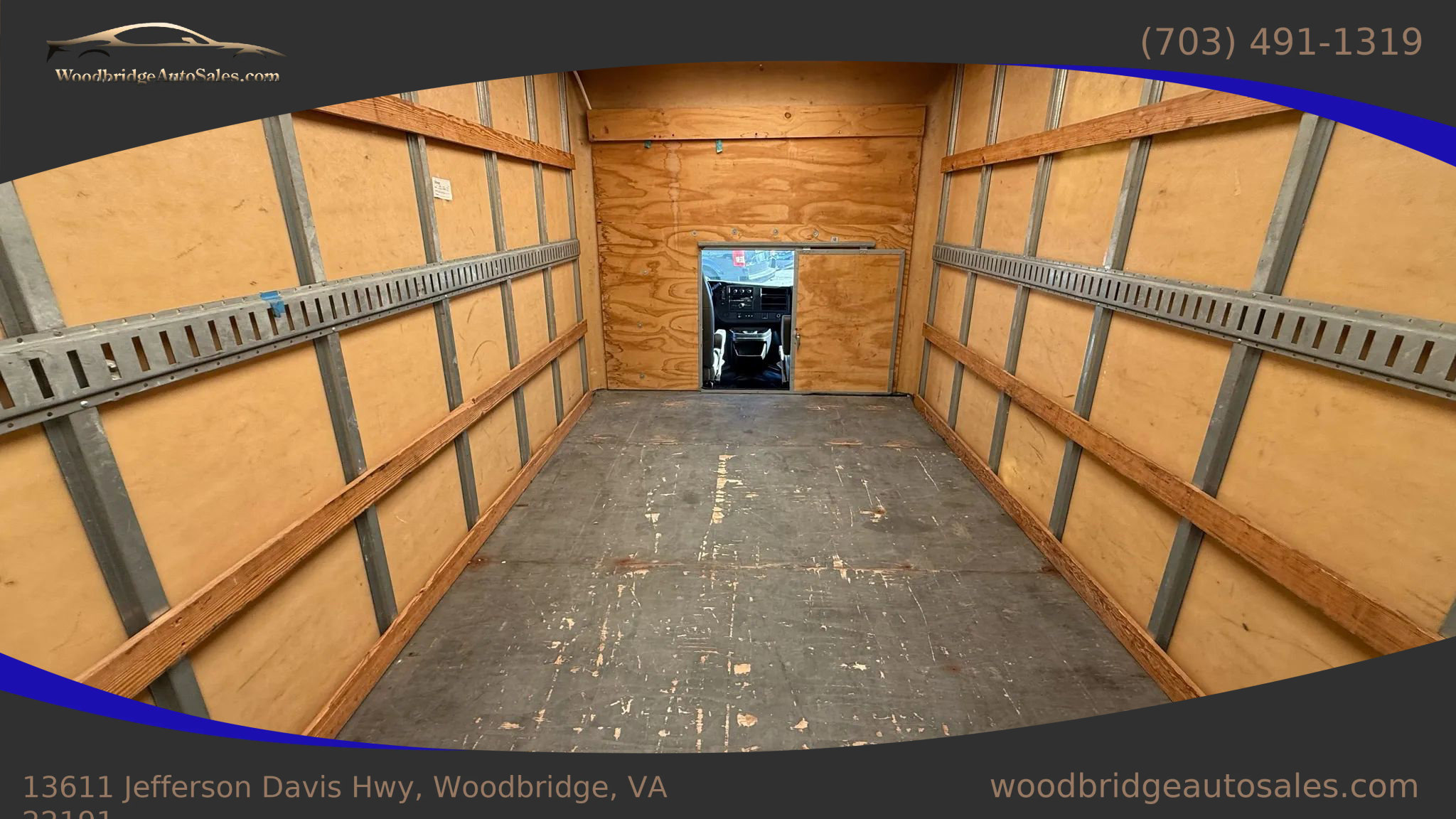 Used 2015 Chevrolet Express 3500 Extended image 18