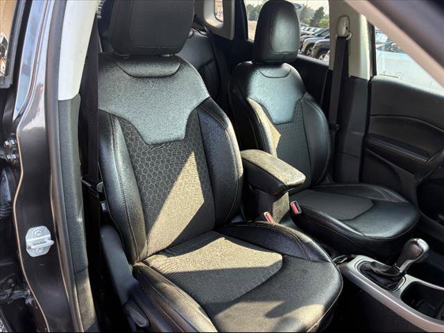 Used 2019 Jeep Compass Latitude image 31