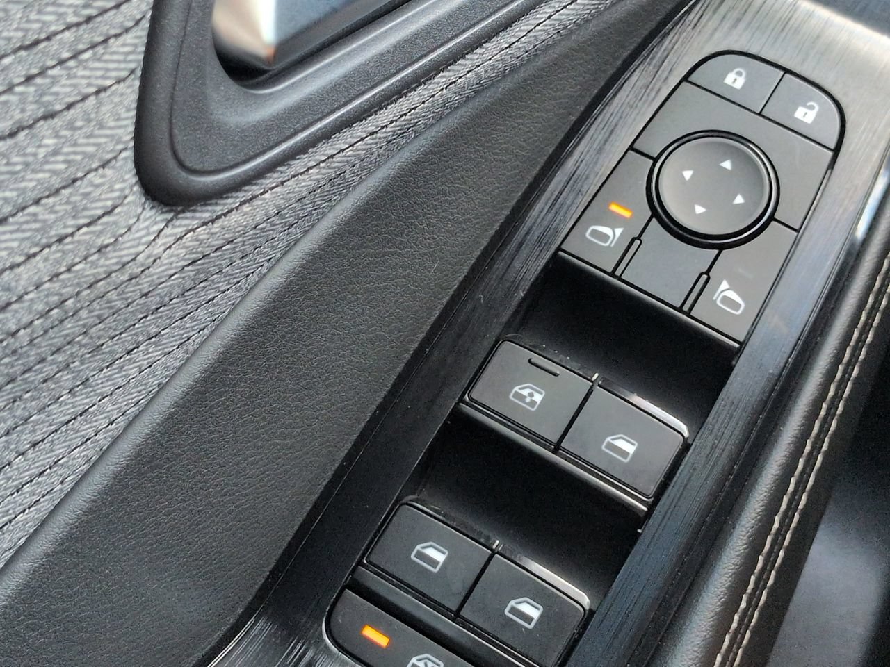 Used 2022 Nissan Rogue SV FWD image 22