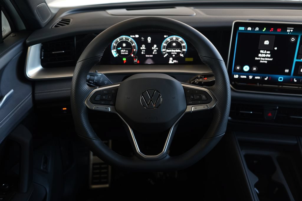 New 2026 Volkswagen Tiguan SE R-Line FWD image 9