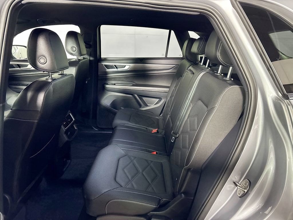 Certified 2025 Volkswagen Atlas Cross Sport SE AWD/4WD image 20