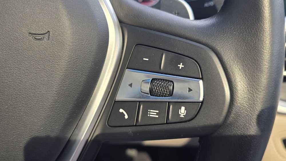 Used 2020 BMW 330i Sedan w/ Premium Package image 12