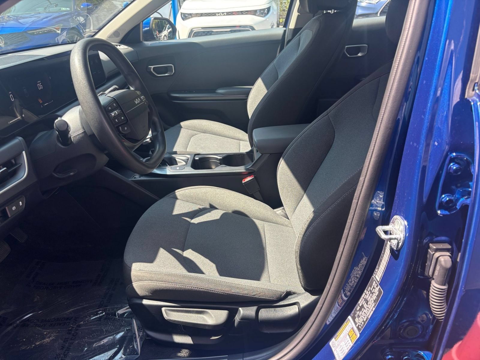 Used 2025 Kia K4 FWD image 25