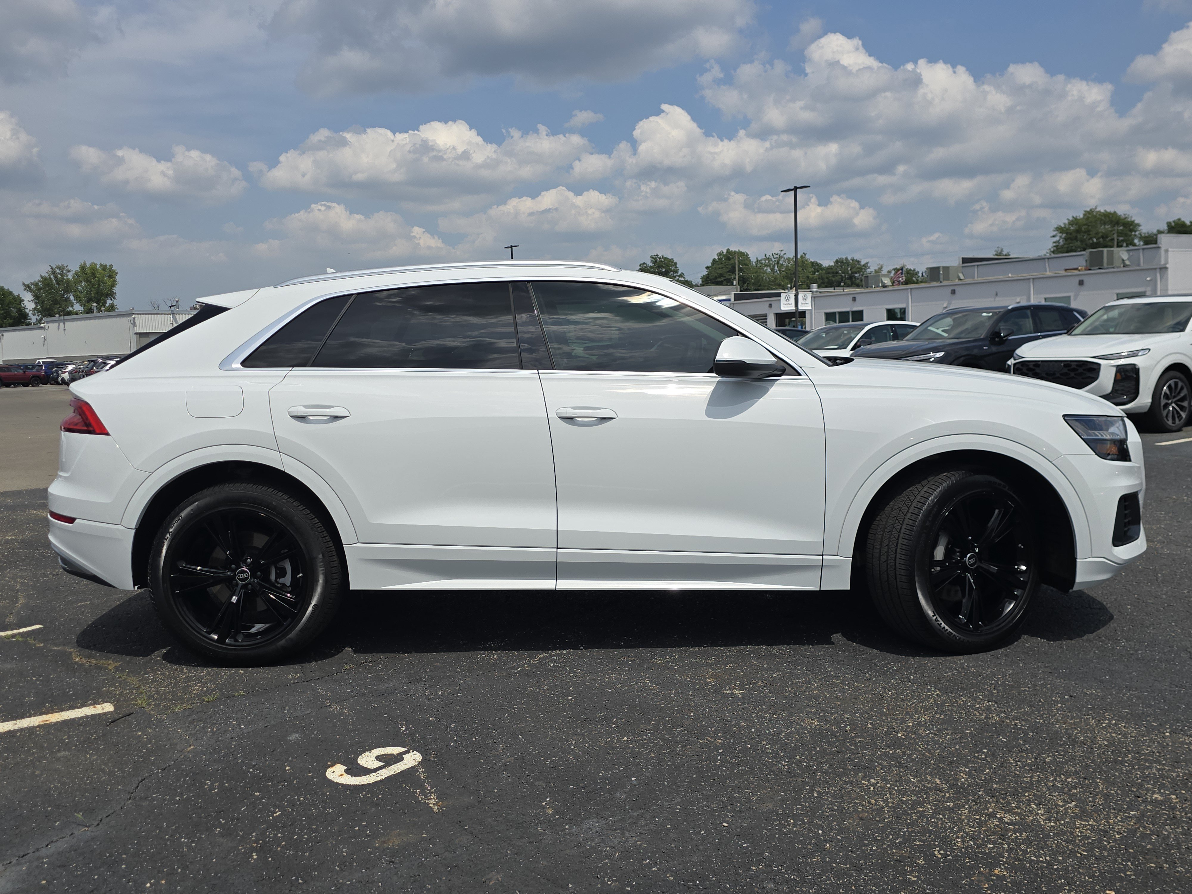 Certified 2023 Audi Q8 Premium AWD/4WD image 8