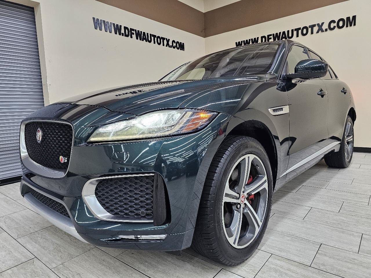 Used 2017 Jaguar F-PACE S AWD/4WD image 2