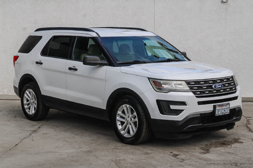 Used 2016 Ford Explorer FWD image 3