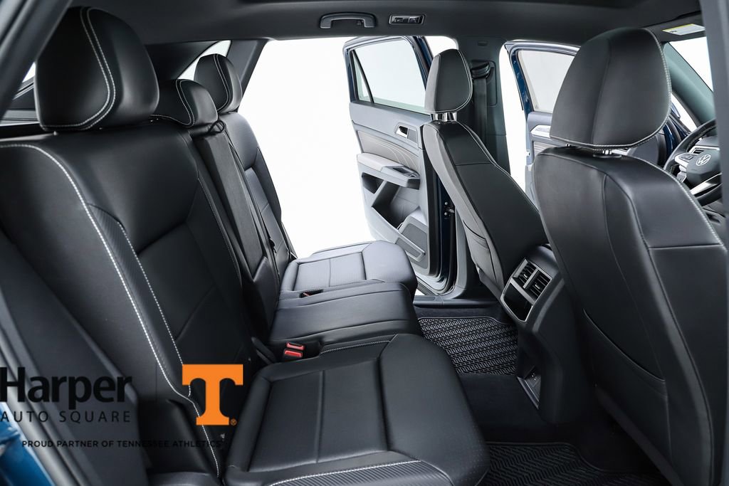 Used 2023 Volkswagen Atlas Cross Sport SE w/ Panoramic Sunroof Package FWD image 38