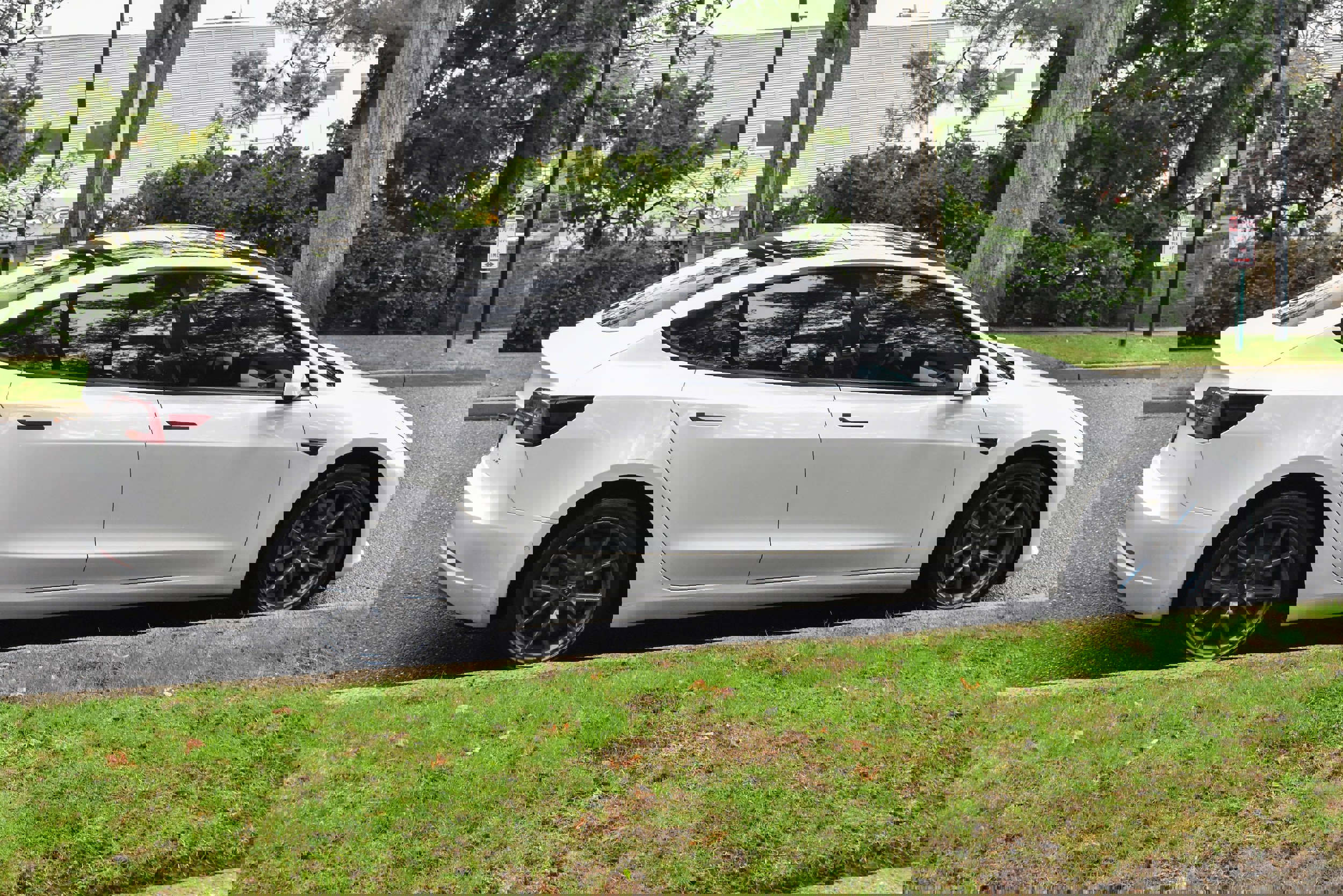 Used 2022 Tesla Model 3 Long Range image 9