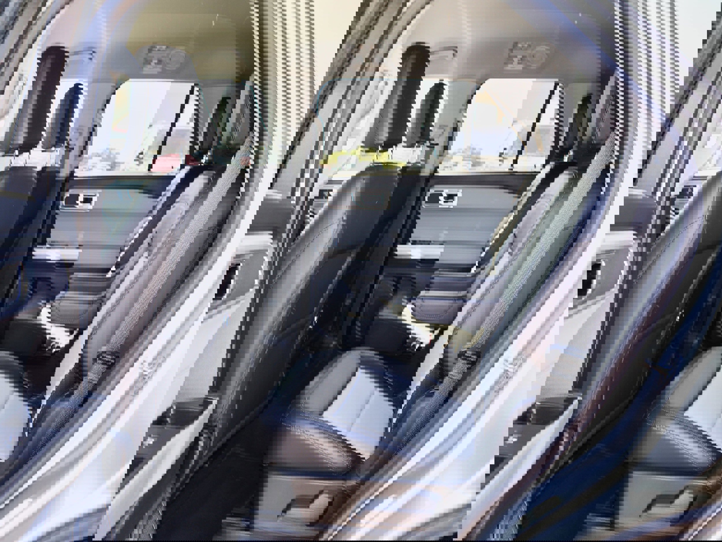 Used 2022 Ford Explorer XLT w/ Equipment Group 202A image 15