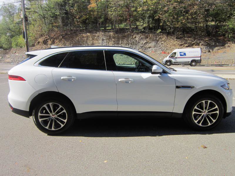 Used 2019 Jaguar F-PACE Premium image 4