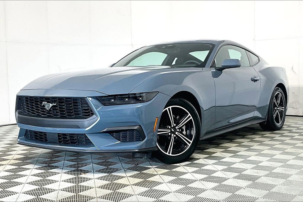 Used 2025 Ford Mustang Coupe image 2