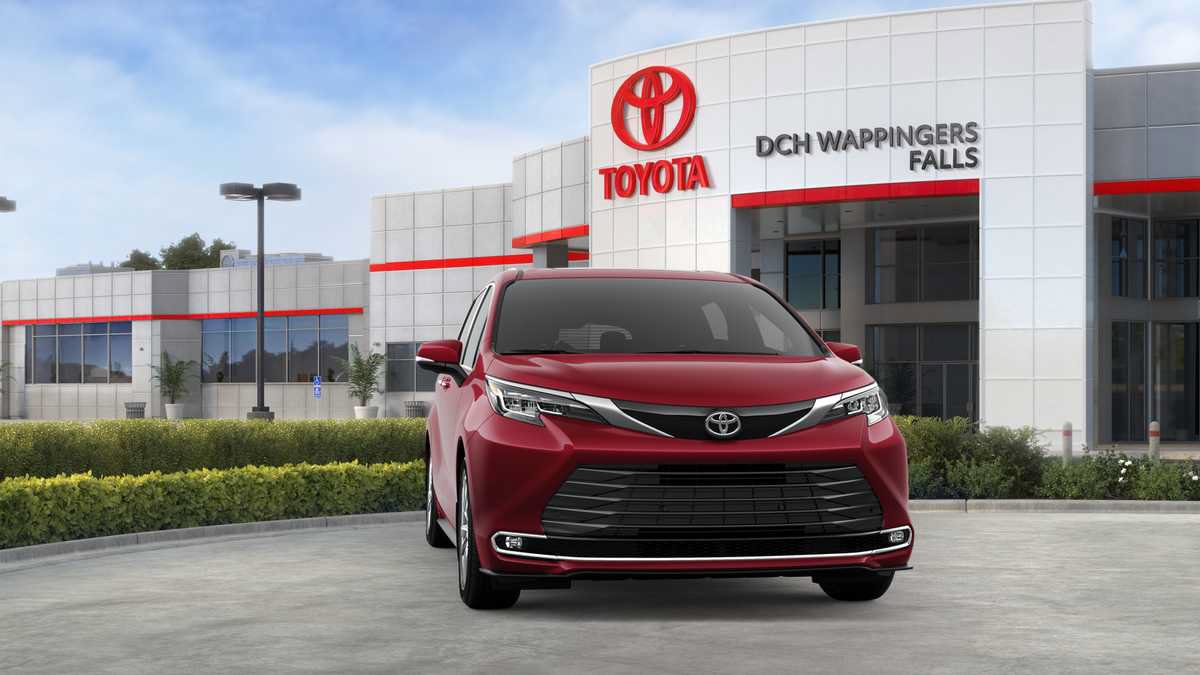 New 2026 Toyota Sienna Limited AWD/4WD image 18