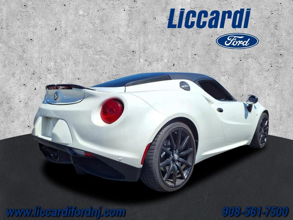Used 2015 Alfa Romeo 4C Coupe w/ Leather Interior Group RWD image 2