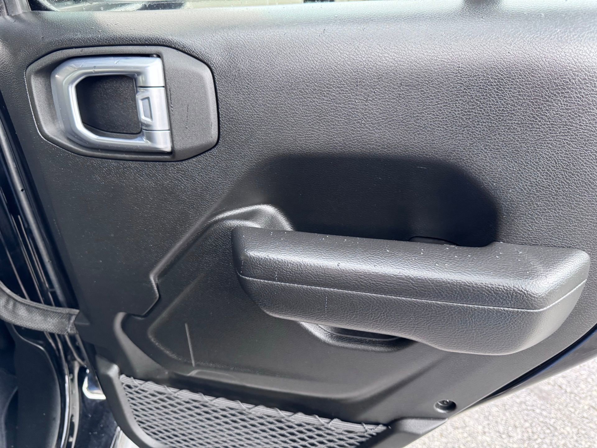 Used 2023 Jeep Wrangler Unlimited Rubicon w/ Dual Top Group image 12