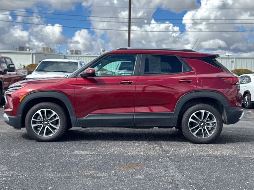 Used 2025 Chevrolet TrailBlazer LT AWD/4WD image 5