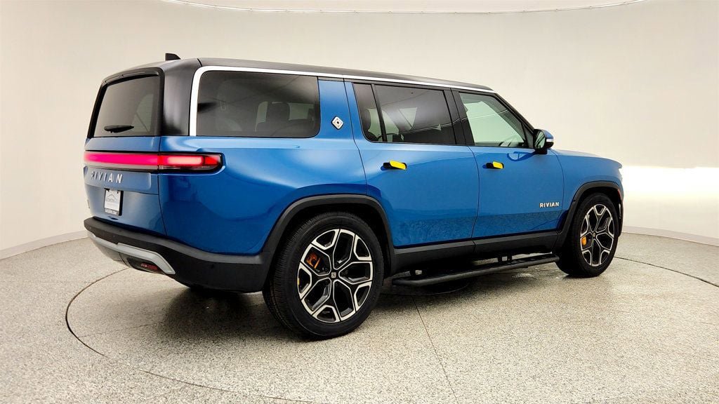 Used 2024 Rivian R1S Adventure AWD/4WD image 5