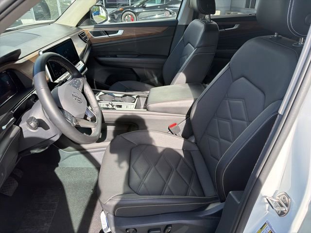Used 2025 Volkswagen Atlas SE AWD/4WD image 7
