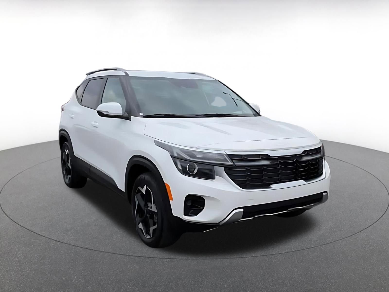 Used 2025 Kia Seltos S image 3