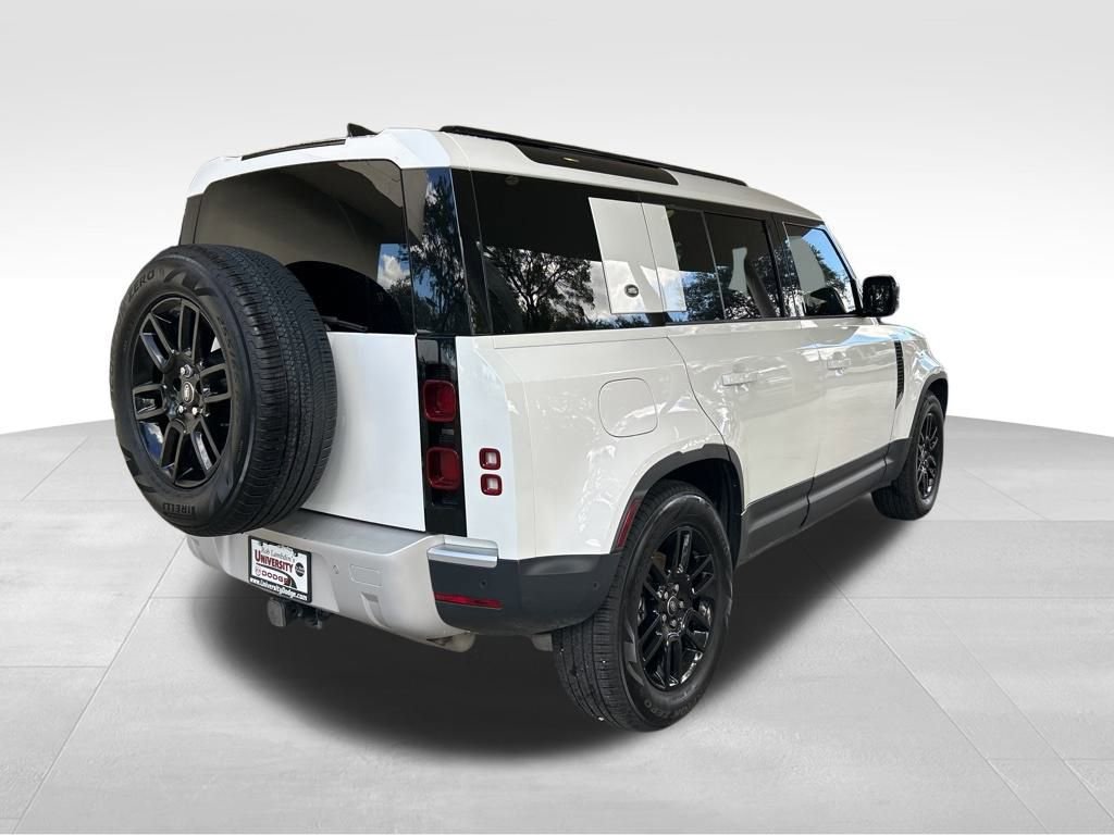 Used 2024 Land Rover Defender 110 S image 3
