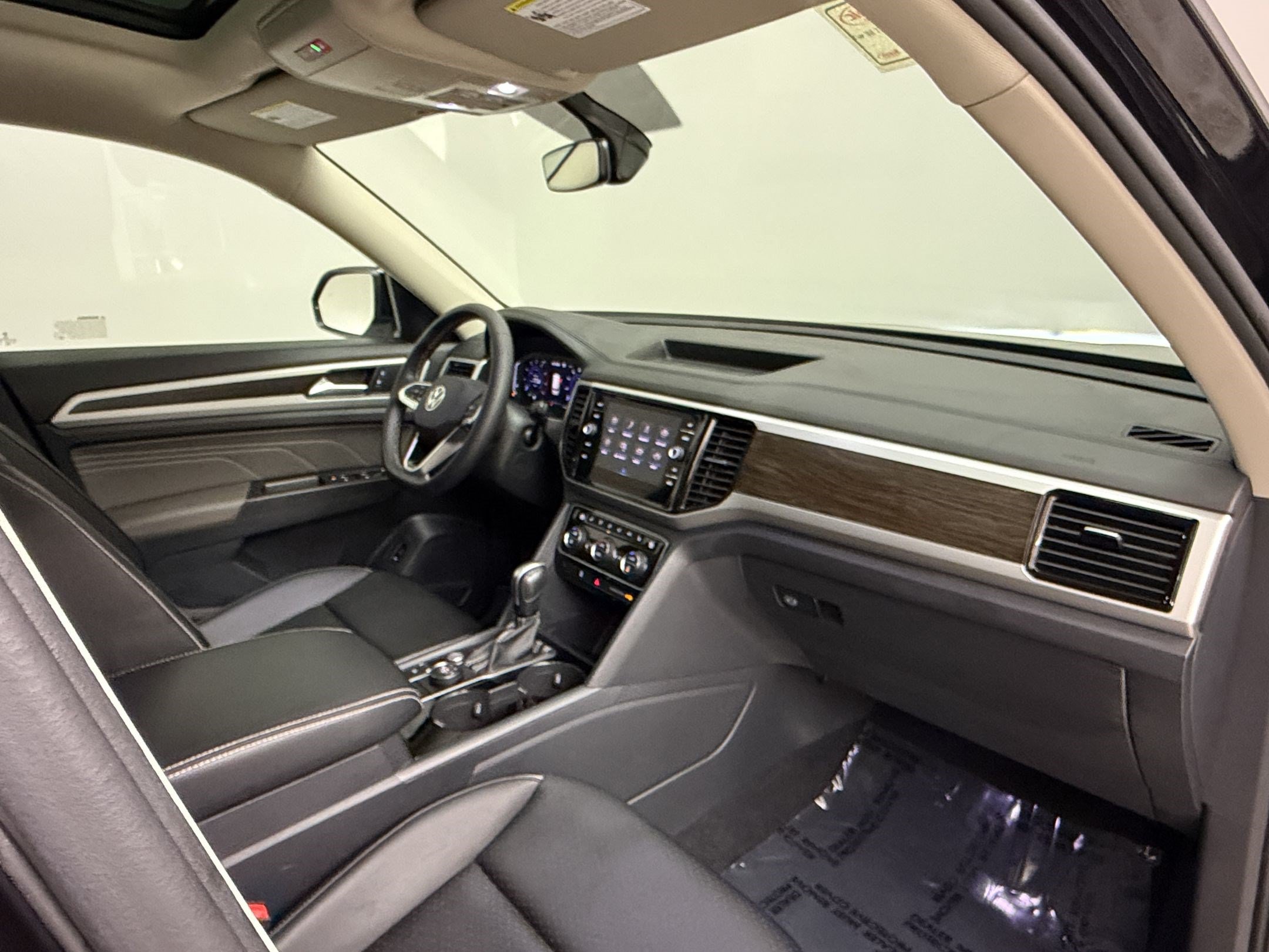 Used 2023 Volkswagen Atlas SE w/ Panoramic Sunroof Package AWD/4WD image 31