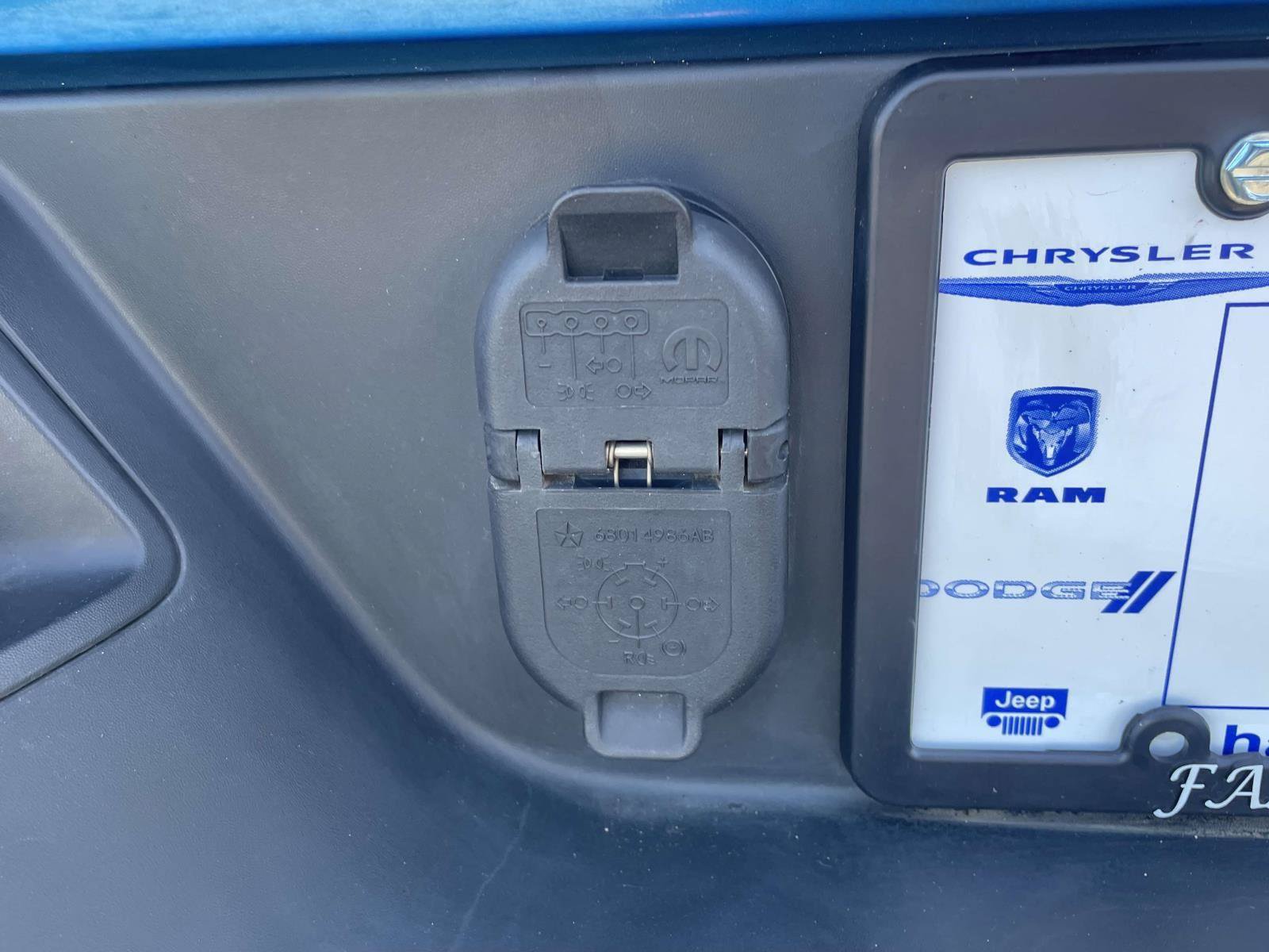 Certified 2024 Jeep Gladiator Sport AWD/4WD image 6