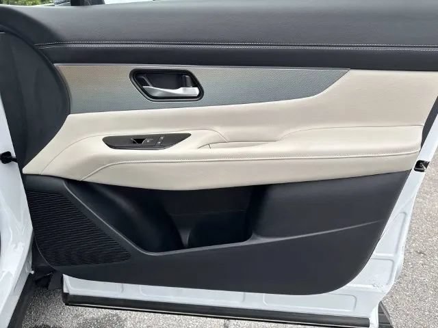 Certified 2025 Nissan Murano SL AWD/4WD image 25